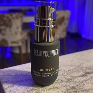 Brand new 15ml/.05fl oz Beautycounter’s Best selling Overnight Resurfacing peel!